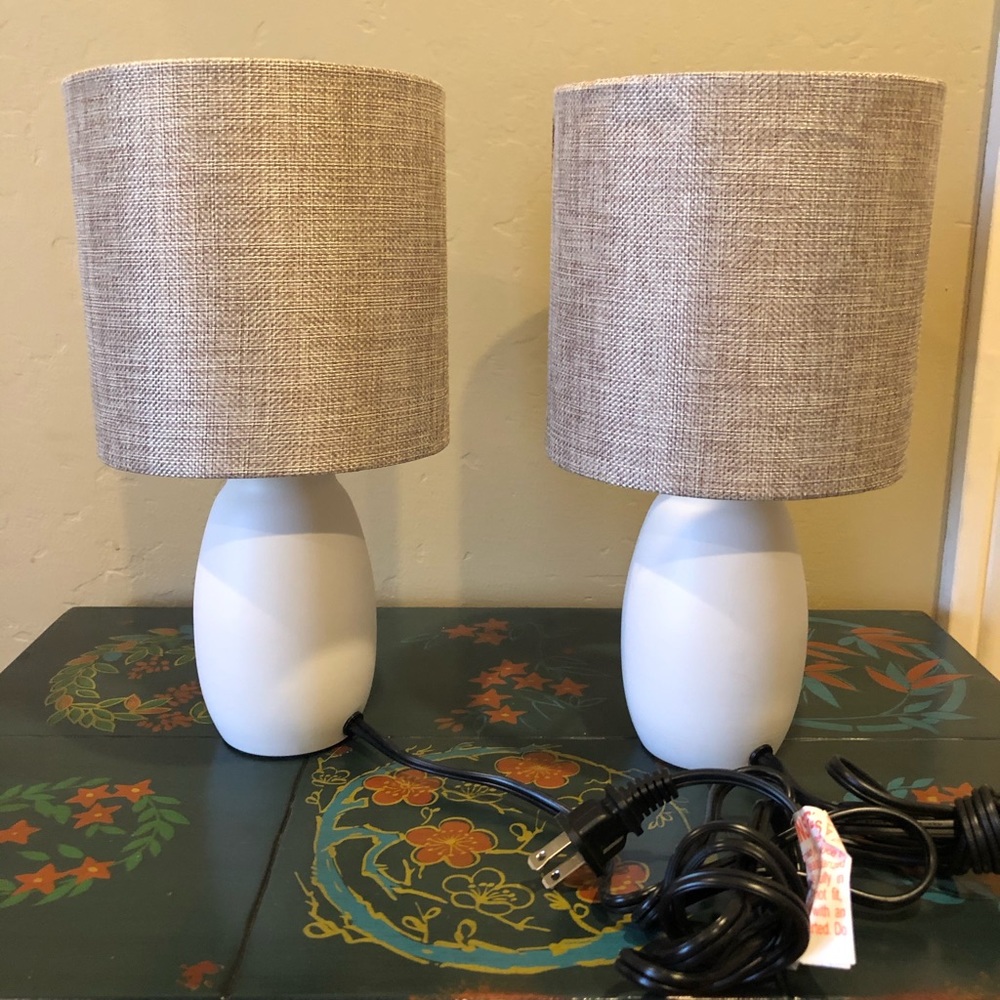 Two Small Accent Lamps Flax/White - Perfect!